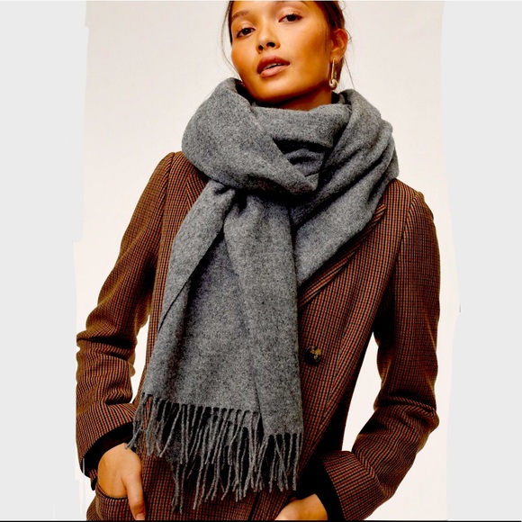 Saks Fifth Avenue Accessories - Cashmere scarf two tone gray and black